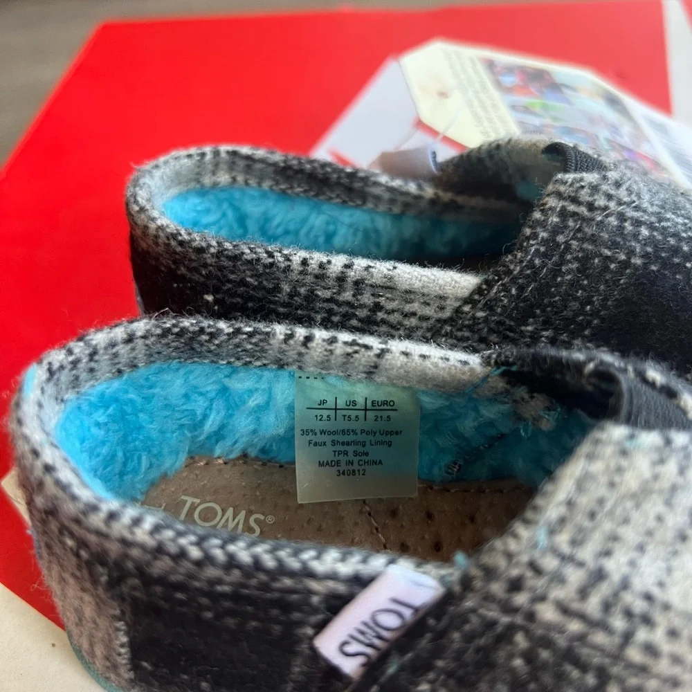 NWT TOMS Toddler Tiny Classic Slip On Grey Plaid